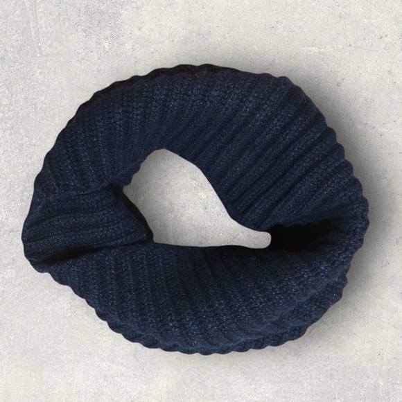 Barneys New York Accessories - Barney’s New York Cashmere Knit Scarf